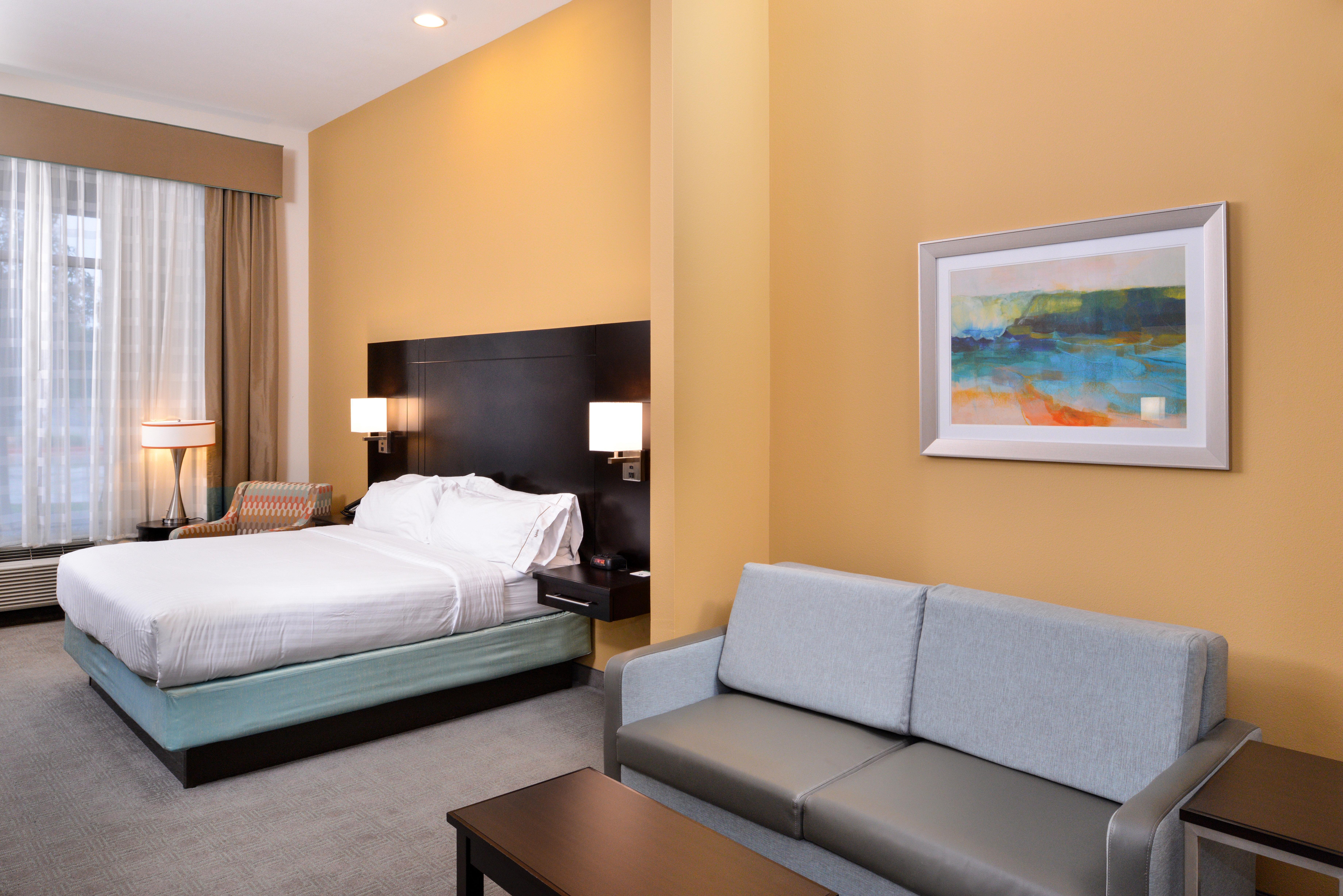 Holiday Inn Express & Suites Austin South By Ihg Exterior photo